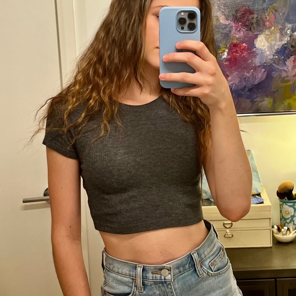 Cropped Gray T-shirt